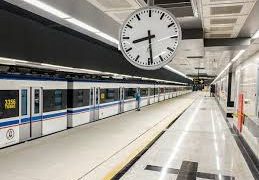 برخورد قطار به یک مسافر و اختلال چند دقیقه‌ای در حرکت خط یک مترو