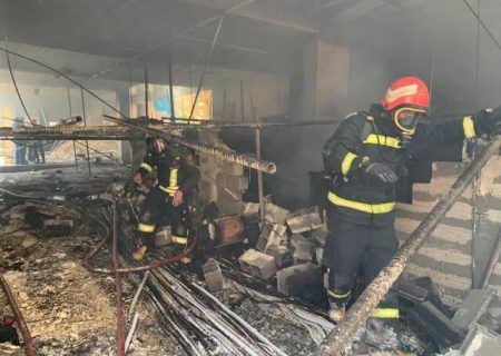 آتش‌سوزی لاستیک‌سازی مرودشت بدون آسیب جانی اطفاء شد