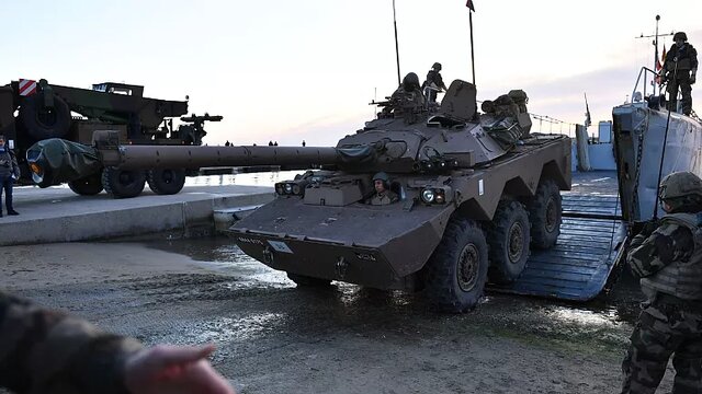فرمانده ارتش اوکراین: تانک‌های فرانسوی به درد نمی‌خورند