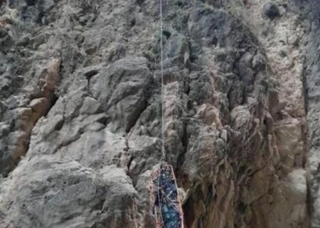 سقوط مرگبار به دره ۱۰۰ متری در سپیدان