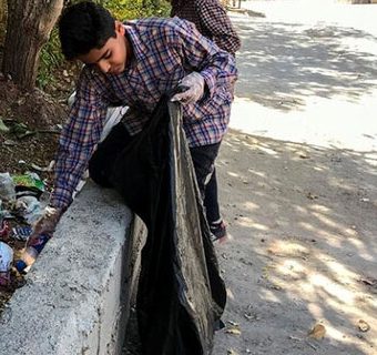 پاکسازی پسماند جاده روستای گردشگری قلات شیراز