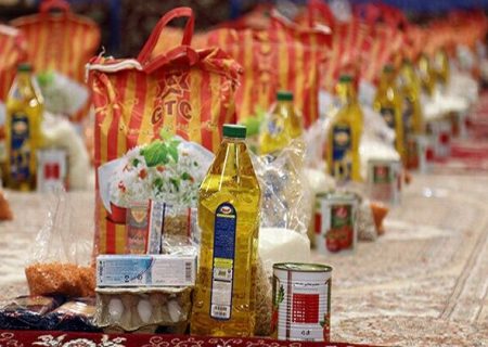 توزیع ۱۰۰ بسته معیشتی به مناسبت دهه کرامت در پویش مهر همگانی