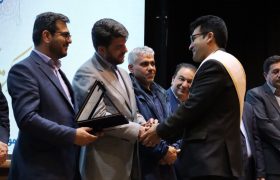 در سی و پنجمین جشنواره امتنان از کارگران، گروه های کار و واحدهای نمونه فارس تجلیل شد