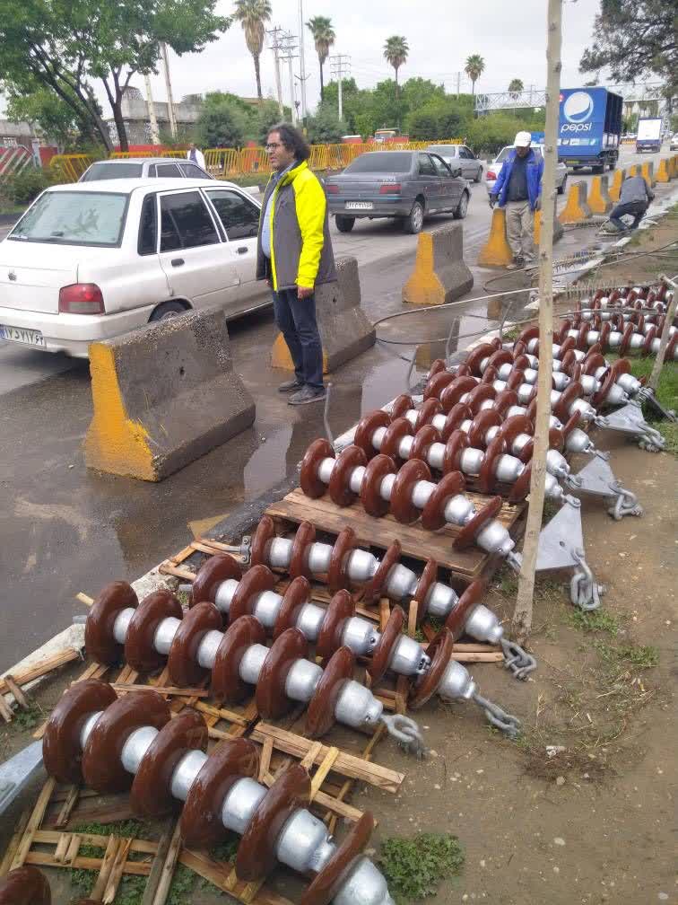جابجایی دکل فشار قوی بدون خاموشی در بلوار رحمت شیراز