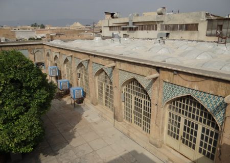 مسجد تاریخی آقاباباخان شیراز بااعتبار یک میلیارد و ۱۵۰ میلیون تومان مرمت می‌شود/ از مرمت بخش‌های آجری بنا تا احیا حوض سنگی