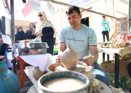 برگزاری ورکشاب صنایع‌دستی در حاشیه دومین جشنواره انار ایج و رود بال استهبان/ غرفه‌های صنایع‌دستی زینت‌بخش دومین جشنواره یاقوت سرخ-انارایج شد