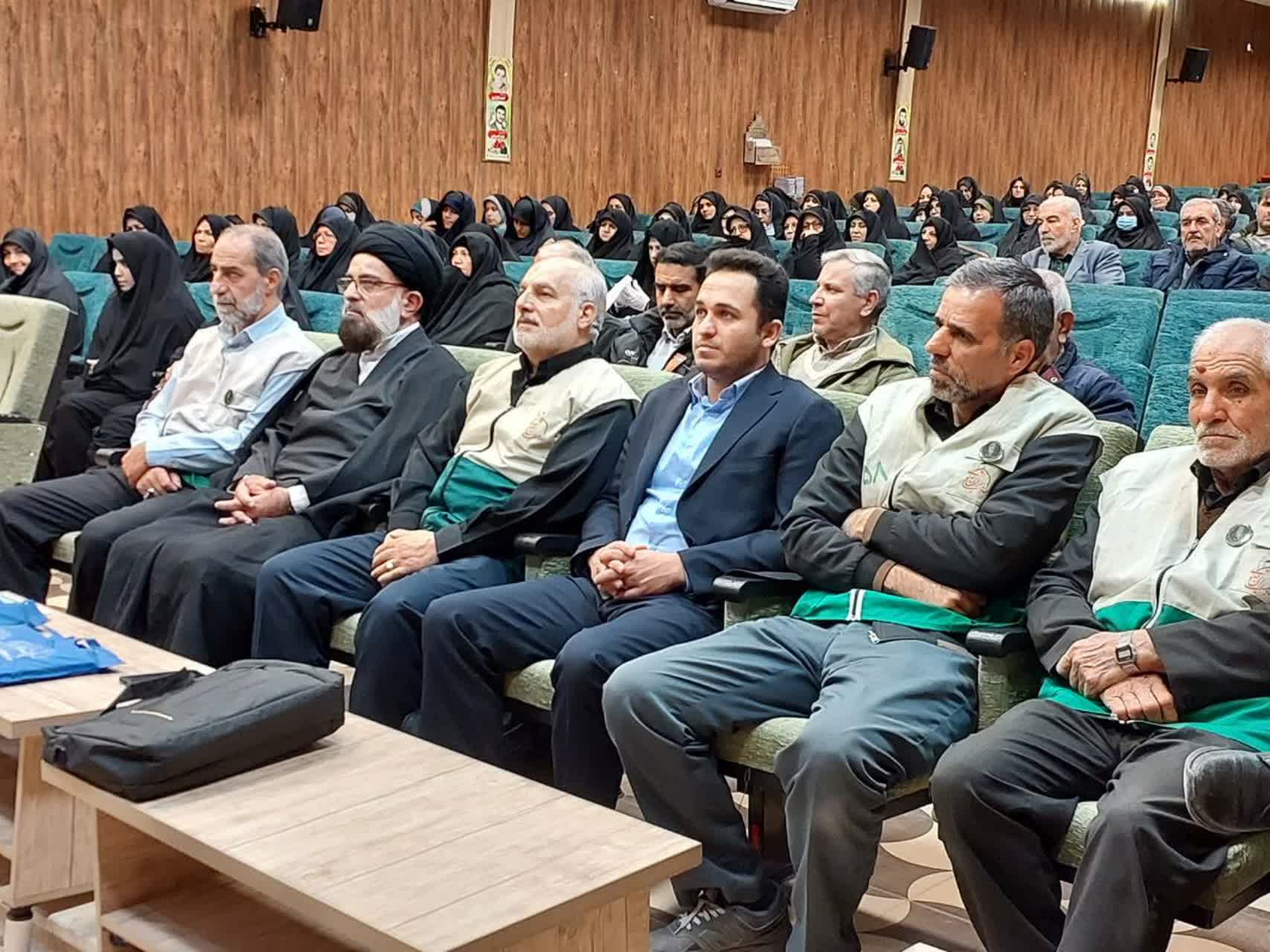 مضجع شریف امام رضا (ع) کانون برکات و مسیری برای حکومت جهانی حضرت ولی عصر (عج) است