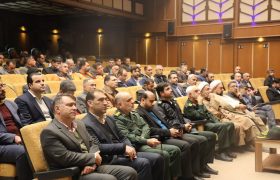 نیروهای مسلح شمشیر بُران در دستان امام مسلمین است