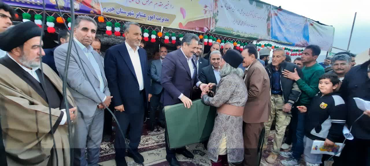 توزیع ۳۴ سامانه خورشیدی در جشن بزرگ عشایری شهرستان جهرم