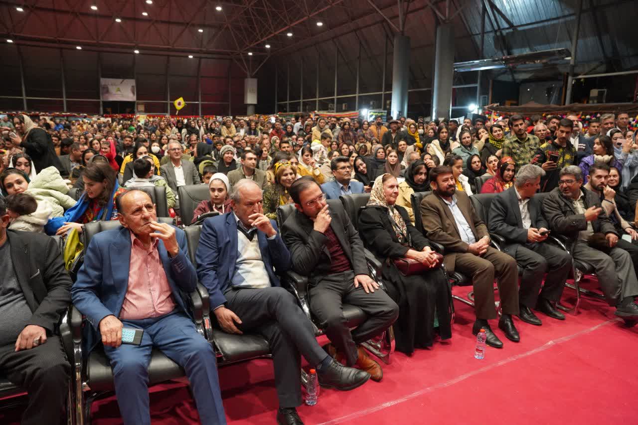 شکوه رنگین کمان اقوام و عشایر فارس در نمایشگاه بین‌المللی شیراز