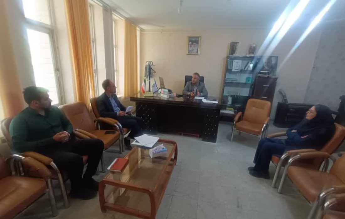تحویل ۱۲۰ سند مالکیت روستایی و شهری در اقلید تا پایان اردیبهشت