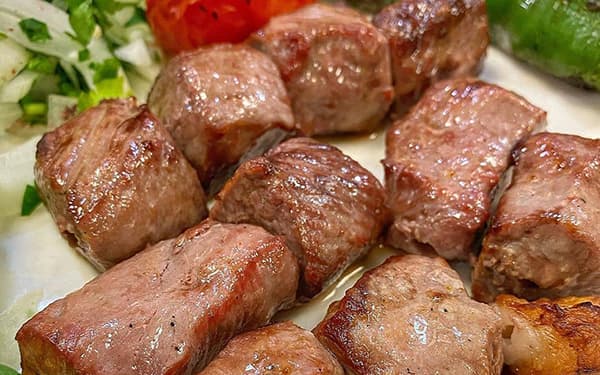 طرز تهیه کباب چنجه ترد،آبدار و خوش‌مزه با گوشت گوسفند و گوساله