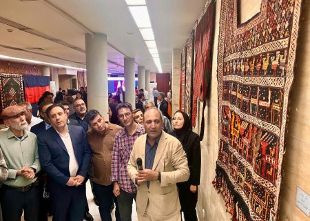 نمایش ۴۹ دست‌بافته از مجموعه اهدایی پرویز تناولی در مرکز اسناد جنوب
