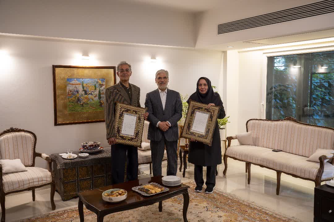 وزیر علوم به دیدار «مادر شیمی ایران» رفت