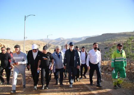 کوهپیمایی خانوادگی کارکنان شهرداری در بام سبز؛ صبحی شاد با خانواده بزرگ مدیریت شهری