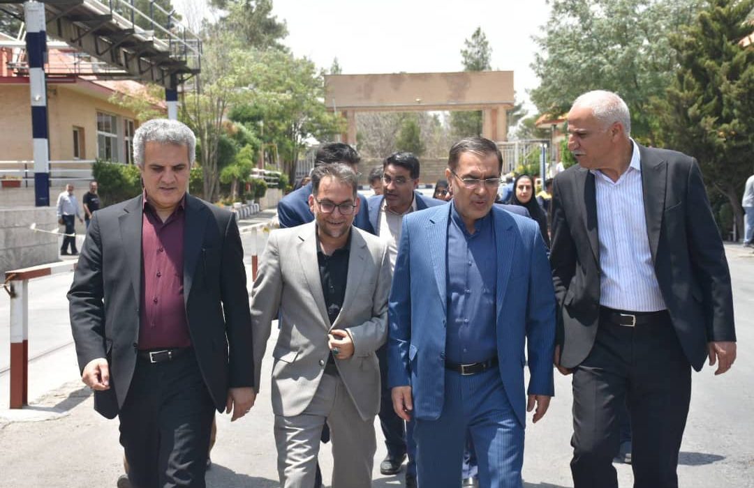 معاون استاندار فارس: حمایت ویژه از صنایع غذایی و توسعه کارخانه‌های رامک و دمس در دستور کار دولت