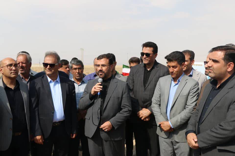 آغاز عملیات اجرایی احداث نیروگاه خورشیدی ۱۵ مگاواتی در خرم‌بید با سرمایه‌گذاری ۵۰۰ میلیارد تومانی