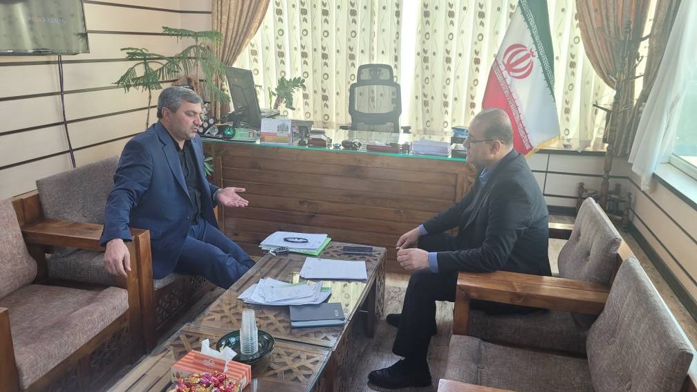دیدار سرپرست اداره مخابرات کازرون با شهردار به منظور تعامل بیشتر جهت مجوزهای توسعه زیرساخت‌های ارتباطی و همکاری‌های مشترک