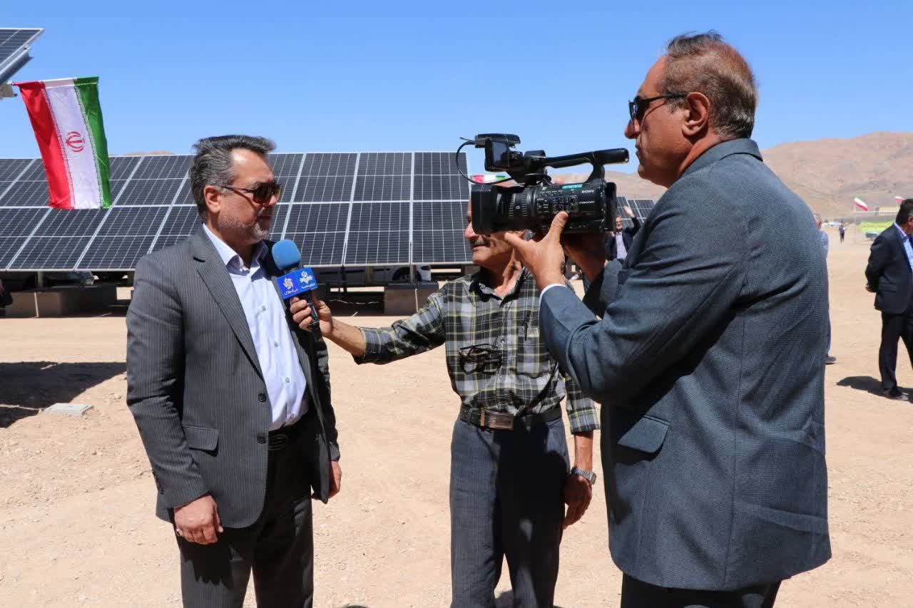 نیروگاه خورشیدی ۶۰۰ کیلوواتی آباده به مدار تولید پیوست