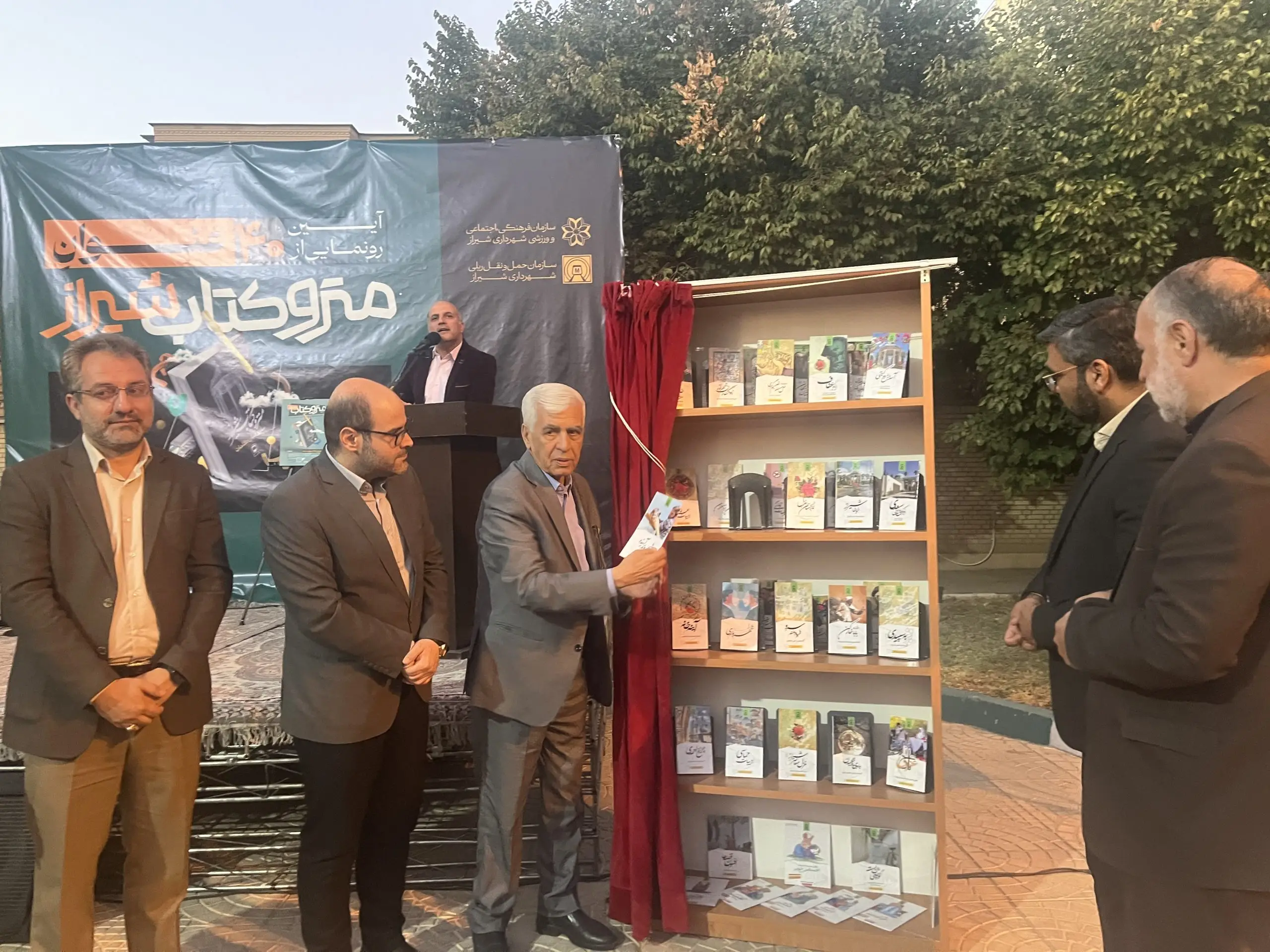 کافه‌ کتاب بزرگ شیراز؛ تلفیقی از فرهنگ و لذت مطالعه در قلب فرهنگسرای کتاب