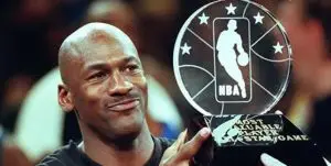 فروش ۳ میلیون دلاری پیراهن اسطوره بسکتبال در حراجی