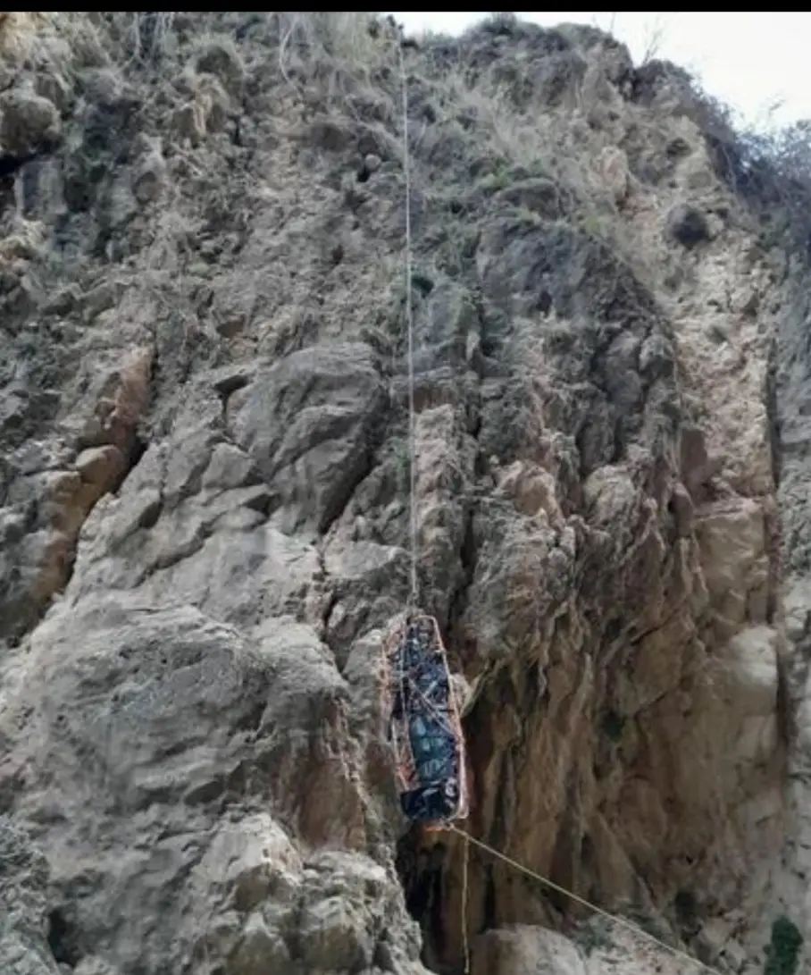 سقوط مرگبار به دره ۱۰۰ متری در سپیدان
