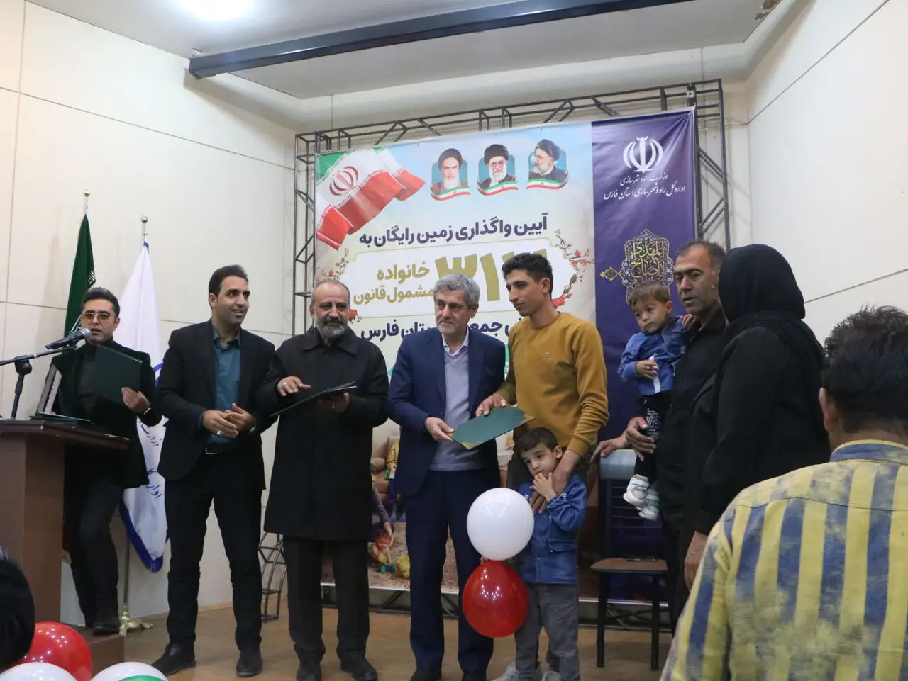 زمین به سه هزار و ۳۰۰ متقاضی جوانی جمعیت در فارس واگذار شده است