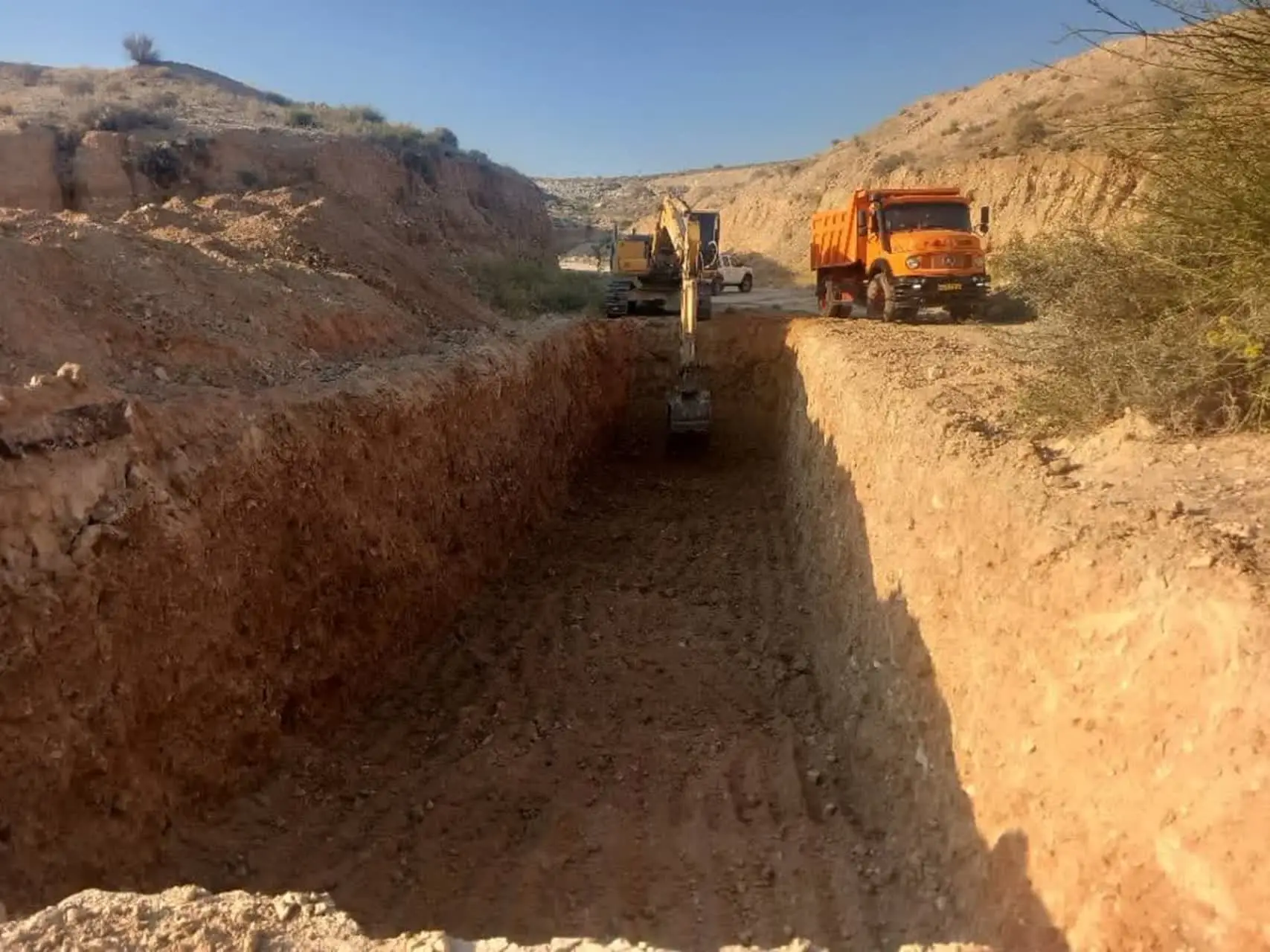 آغاز عملیات اجرایی ساخت بزرگترین آب انبار تغذیه حیات وحش در شهرستان لامرد