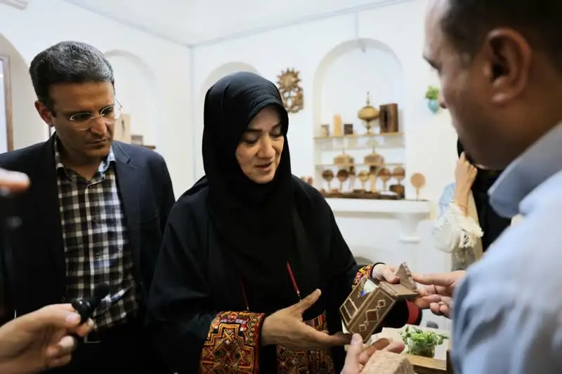 جعبه خاتم  ۱۹۰ ساله شیراز به موزه پارس اهدا شد