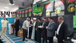 کاهش فقر و آسیب های اجتماعی با وجود مسجد پویا ؛ از فعالین مساجد شهر صدرا  تجلیل شد