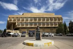 اهدای کتابخانه شخصی مرحومه فتان رضوی‌زاده به کتابخانه مرکزی و مرکز اسناد دانشگاه شیراز