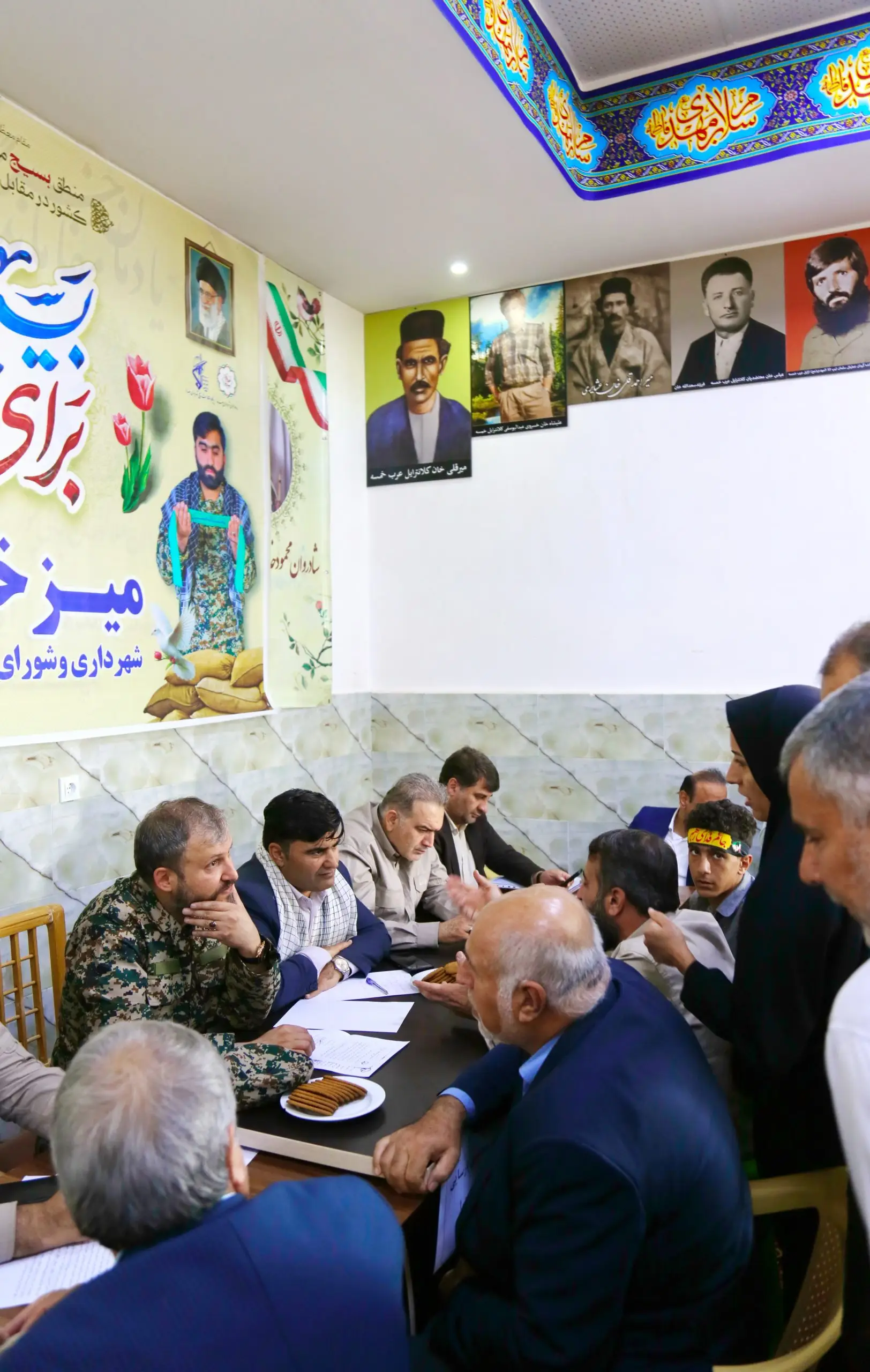 برپایی میز خدمت با حضور شهردار؛ رئیس و اعضای شورای اسلامی شهر صدرا