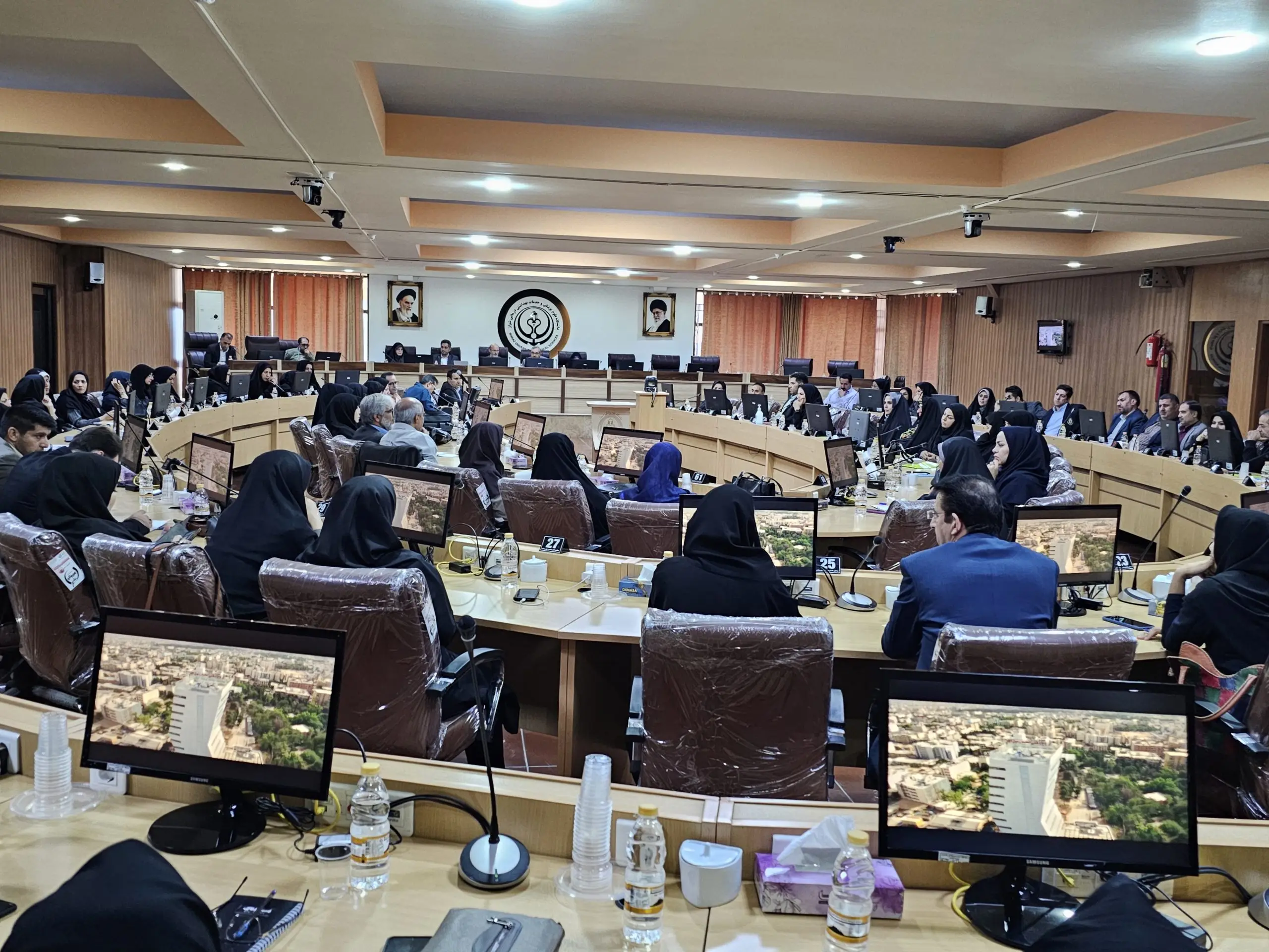 نشست آموزشی و هم اندیشی کارشناسان و رابطان شاهد و ایثارگر دانشگاه های علوم پزشکی کشور در شیراز