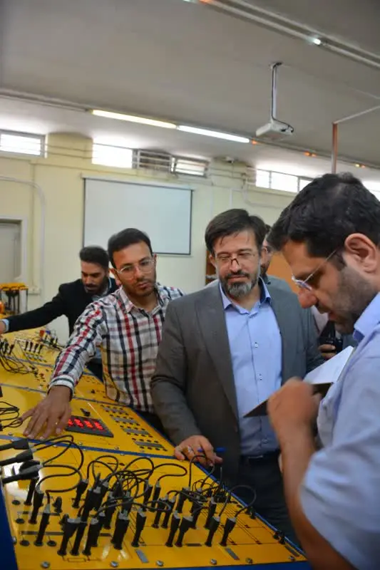 بازدید اعضای تیم دیسپاچینگ شرکت برق منطقه ای فارس از سیمولاتورسیستم های قدرت دانشگاه صنعتی شیراز