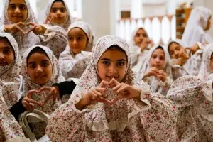 برگزاری جشن تکلیف دختران ماه با حضور ۴۰۰ دانش آموز در حرم شاهچراغ(ع)