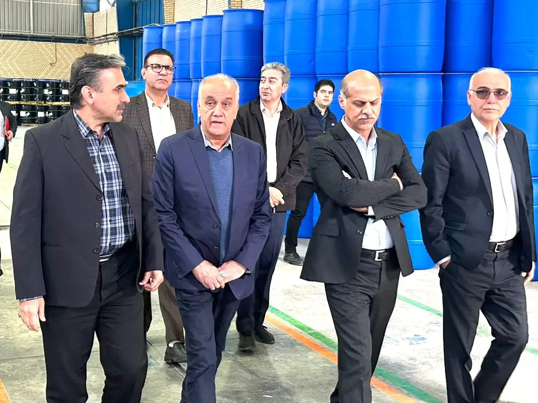 حمایت قاطع از تولیدکنندگان در منطقه ویژه اقتصادی شیراز/ رفع مشکلات در چارچوب قانون