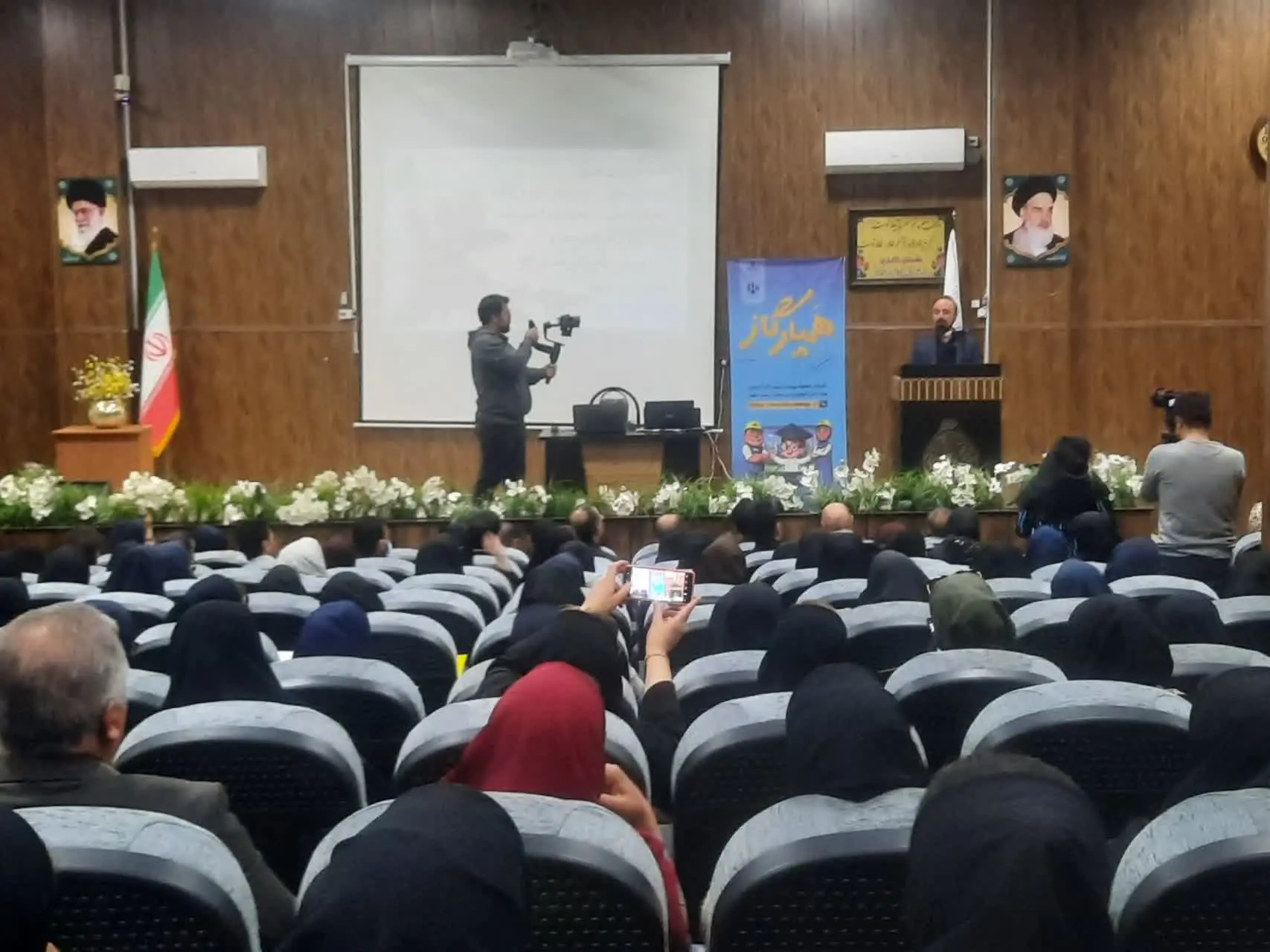 مراکز فرهنگی و آموزشی خط مقدم فرهنگ سازی هستند