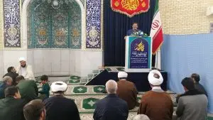 حضور مدیر مخابرات منطقه فارس در نماز جمعه شهرستان سروستان