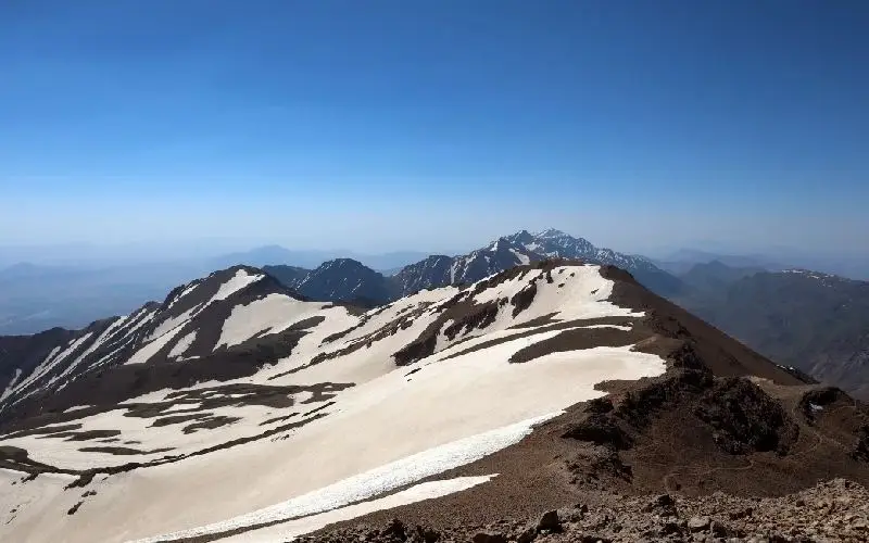 سفر به قله قاش مستان؛ تجربه‌ای شاعرانه از صعود به بام زاگرس