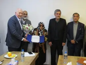 قدردانی از حمایت بی‌دریغ و مستمر بانوی خیر پیشکسوت عرصه سلامت