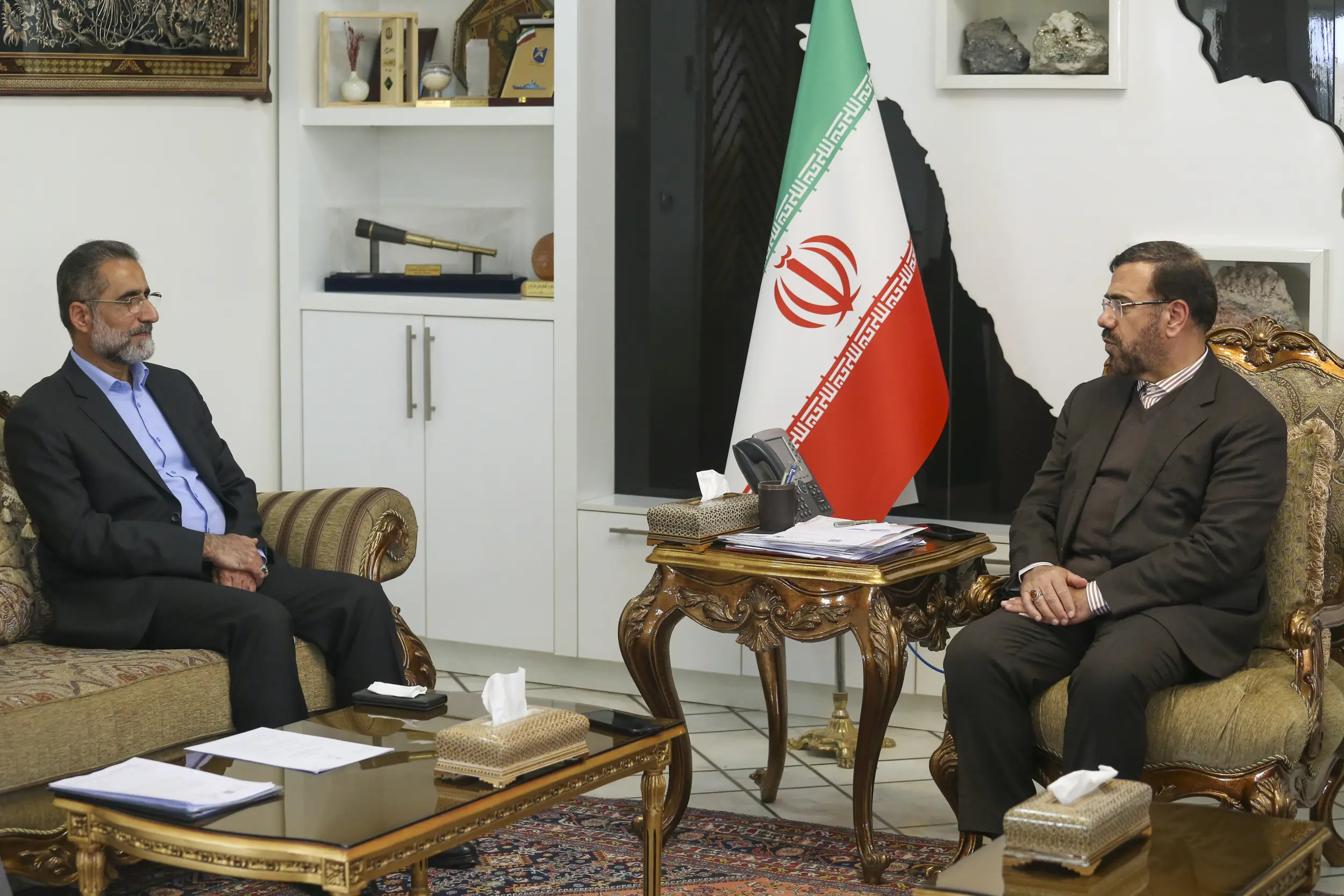 کوتاه‌ترین و به‌صرفه‌ترین راه حل مشکلات واحدهای تولیدی رساندن آنها به ظرفیت واقعی است / بررسی راهکارهای رفع مشکلات دو مجموعه آی تی آی و قند ممسنی