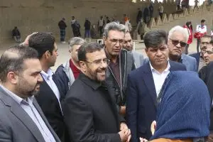 آیین تحویل سال نو در اماکن تاریخی و فرهنگی با حفظ حرمت ماه رمضان و شهادت امام علی (ع) برگزار شد / تقدیر استاندار فارس از گردشگران و میهمانان فارس به جهت حفظ ارزش‌ها و هنجارهای دینی و ملی