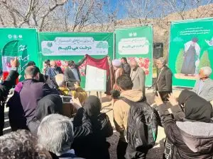 تلاش‌ها برای حفظ باغات شیراز؛ کاشت پنج میلیون بذر در این کلانشهر