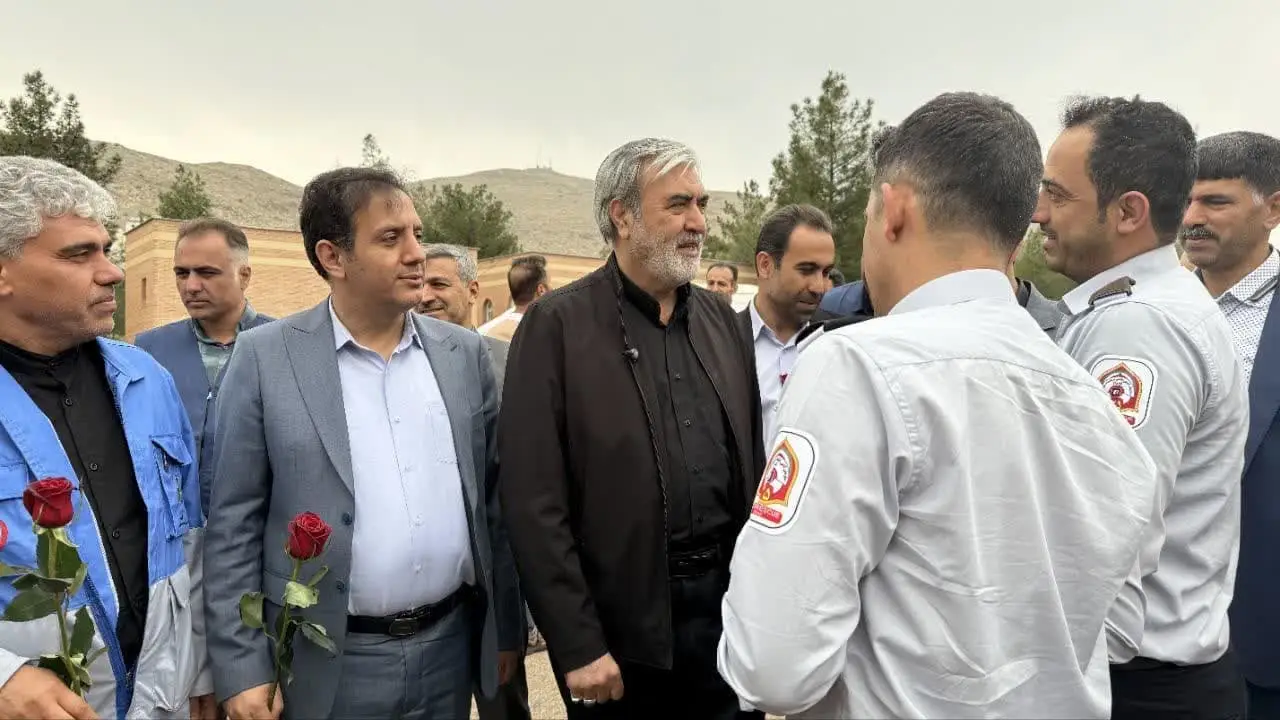 قدردانی رئیس کمیسیون امنیت ملی و سیاست خارجی مجلس شورای اسلامی از تلاش‌های نوآورانه و خدمات ستاد اسکان میهمانان نوروزی ورودی شمالی شیراز در کمپ زیباشهر