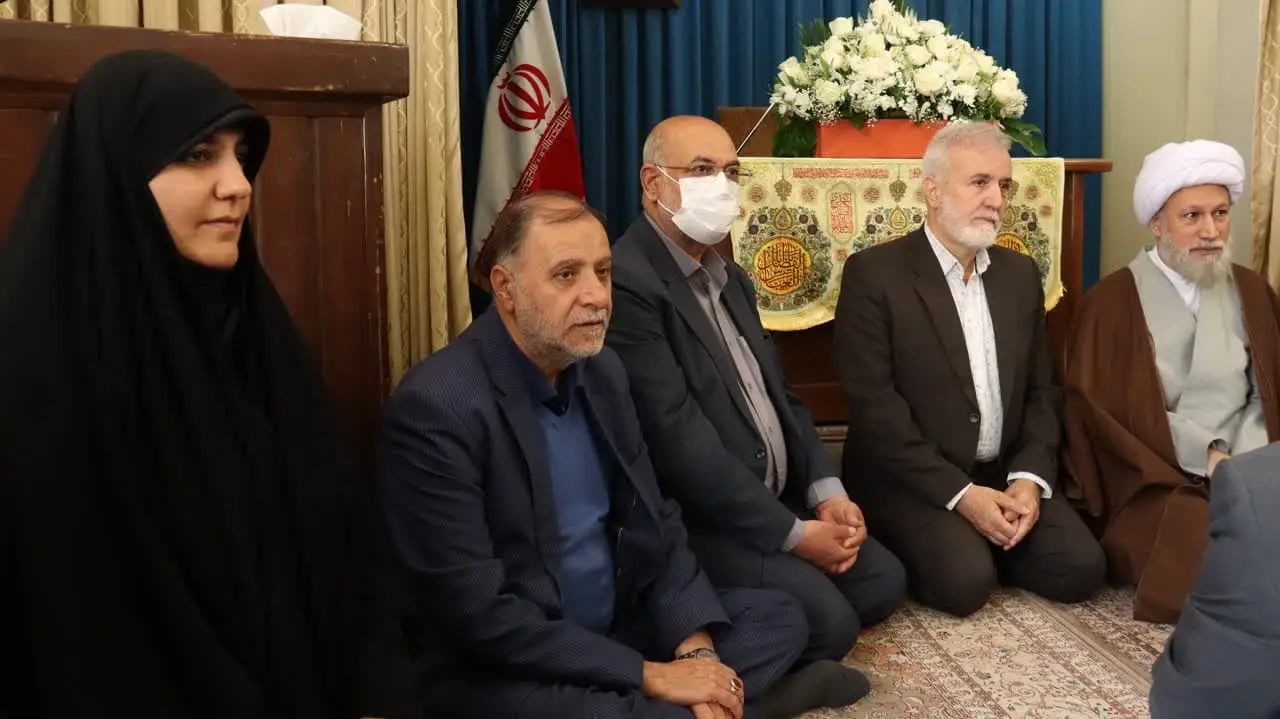 افتتاح زیرگذر گویم کار بزرگ و ارزشمند شهرداری شیراز بود که جای دست‌مریزاد دارد