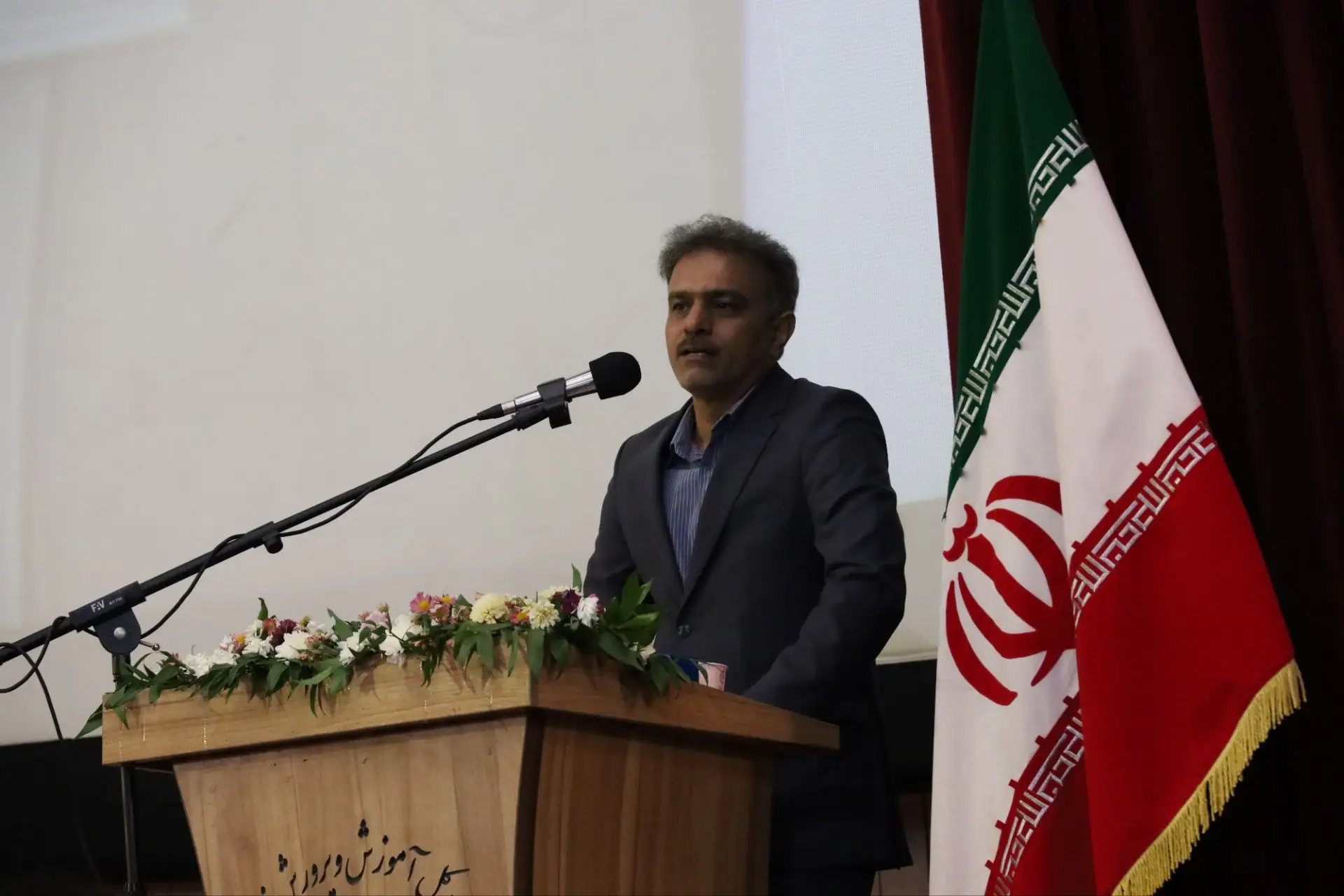 «طرح «توکاد» ۲۵ هزار بسته نوشت‌افزار به دانش‌آموزان کم‌برخوردار فارس اهدا کرد»