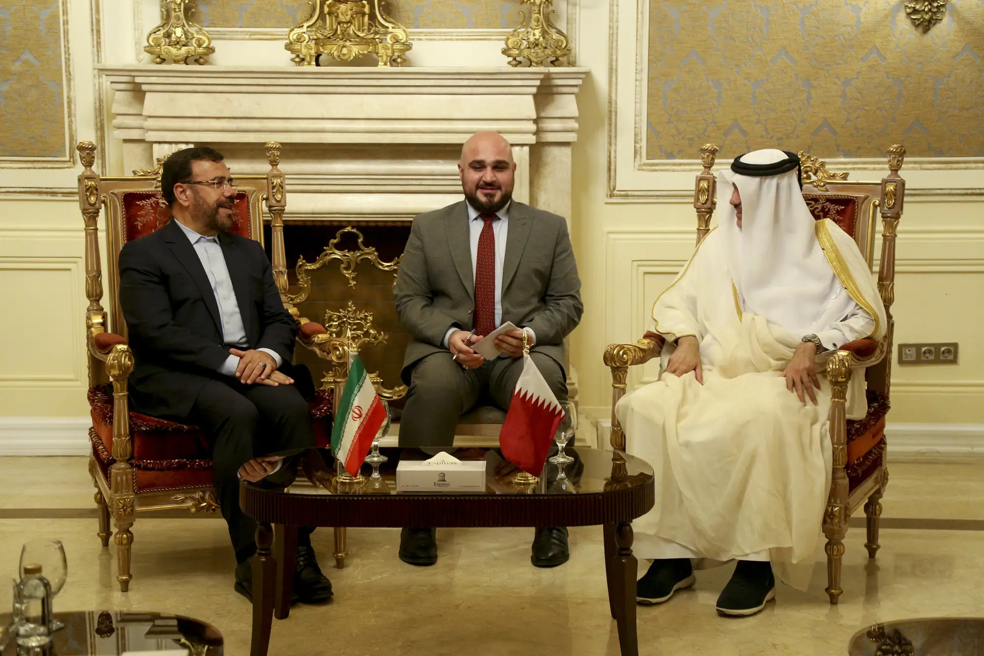 تأکید استاندار فارس و وزیر بازرگانی قطر بر گسترش روابط اقتصادی، گردشگری و علمی میان شیراز و دوحه
