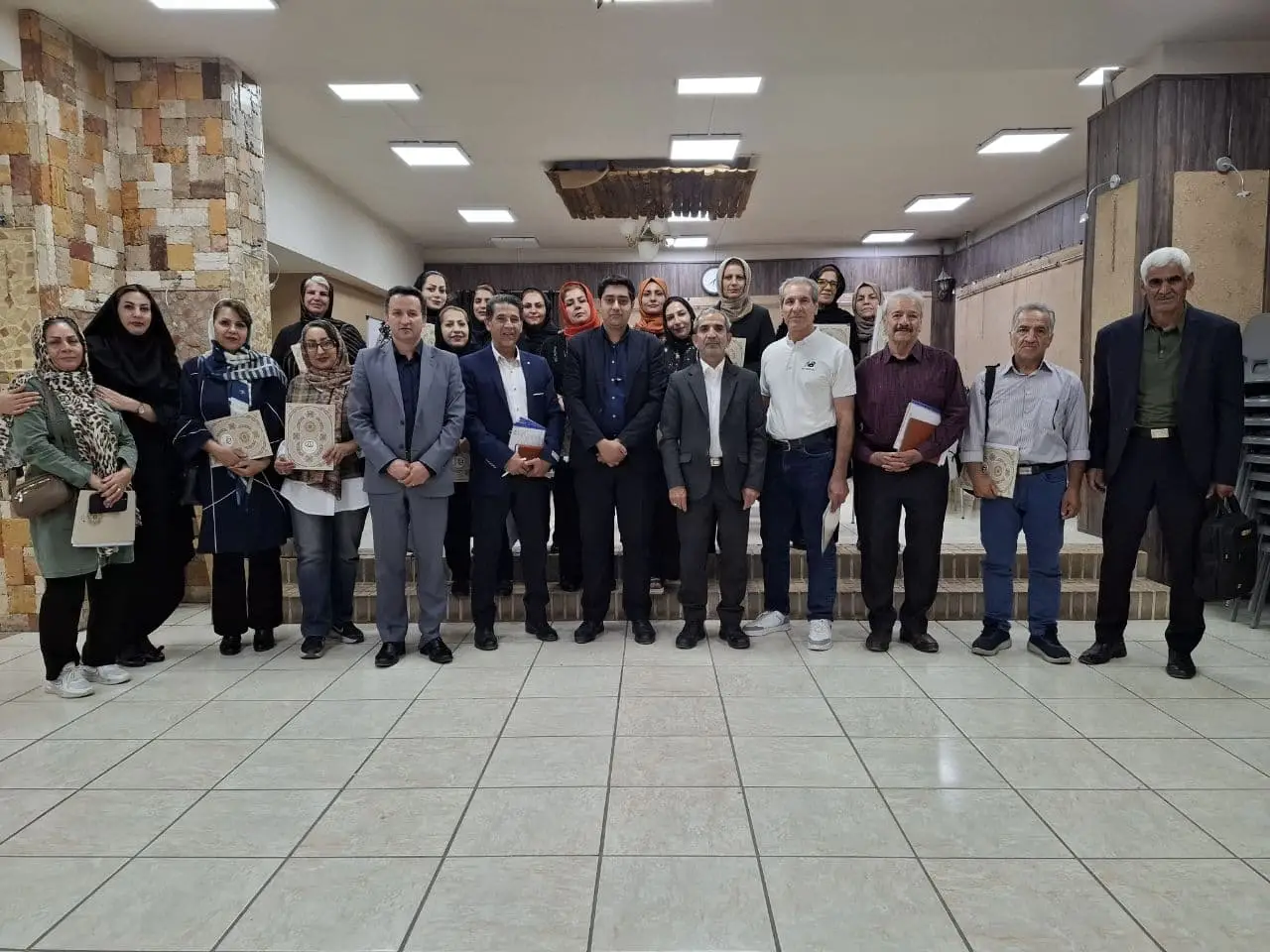 تجلیل از مربیان ورزش همگانی فارس در نخستین نشست رسمی هیأت