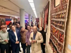 نمایش ۴۹ دست‌بافته از مجموعه اهدایی پرویز تناولی در مرکز اسناد جنوب