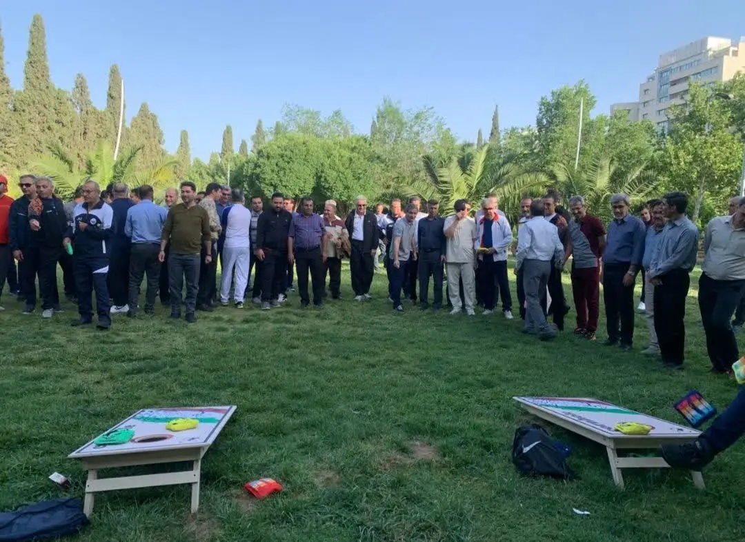 رویکرد نوین در نشاط سازمانی؛ استقبال کارکنان آبفا از بازی کورن‌هول در دهه کرامت